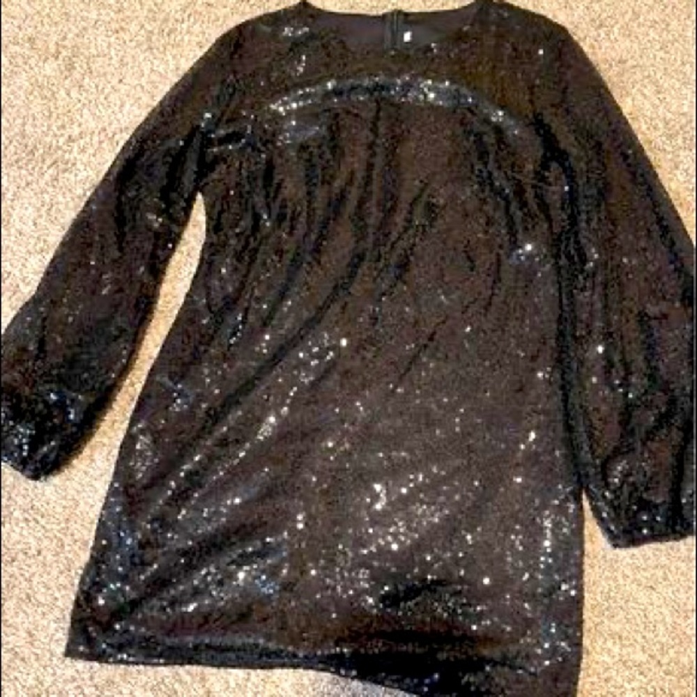 Black long sleeve dress.